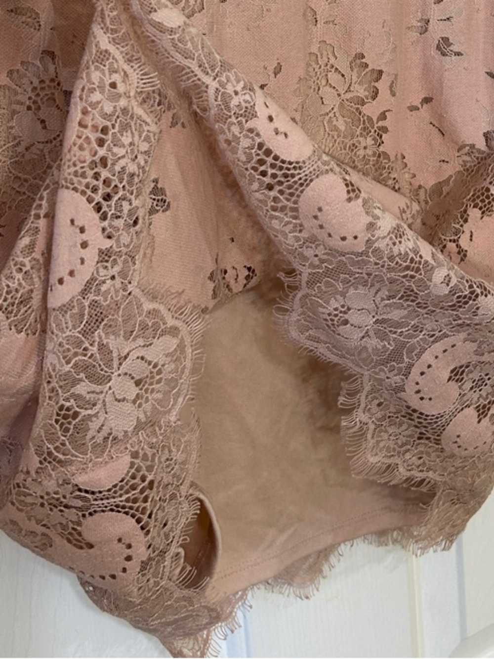 Heartloom Dusty Rose Floral Lace Illusion Neckline Top - Size S - Picture 7 of 8